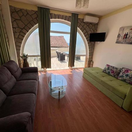 Apartmani Stari Grad 수토모레 외부 사진